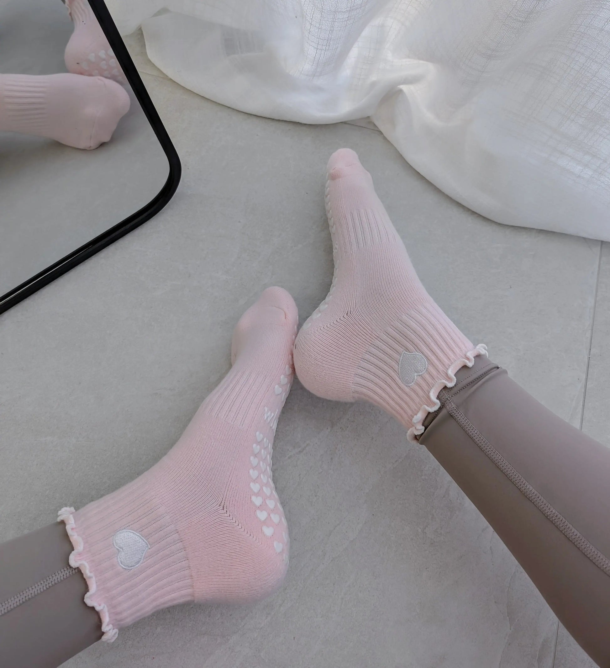 grip socks
Pilates socks
Grippy socks
Grippy pilates socks
Yoga grip socks