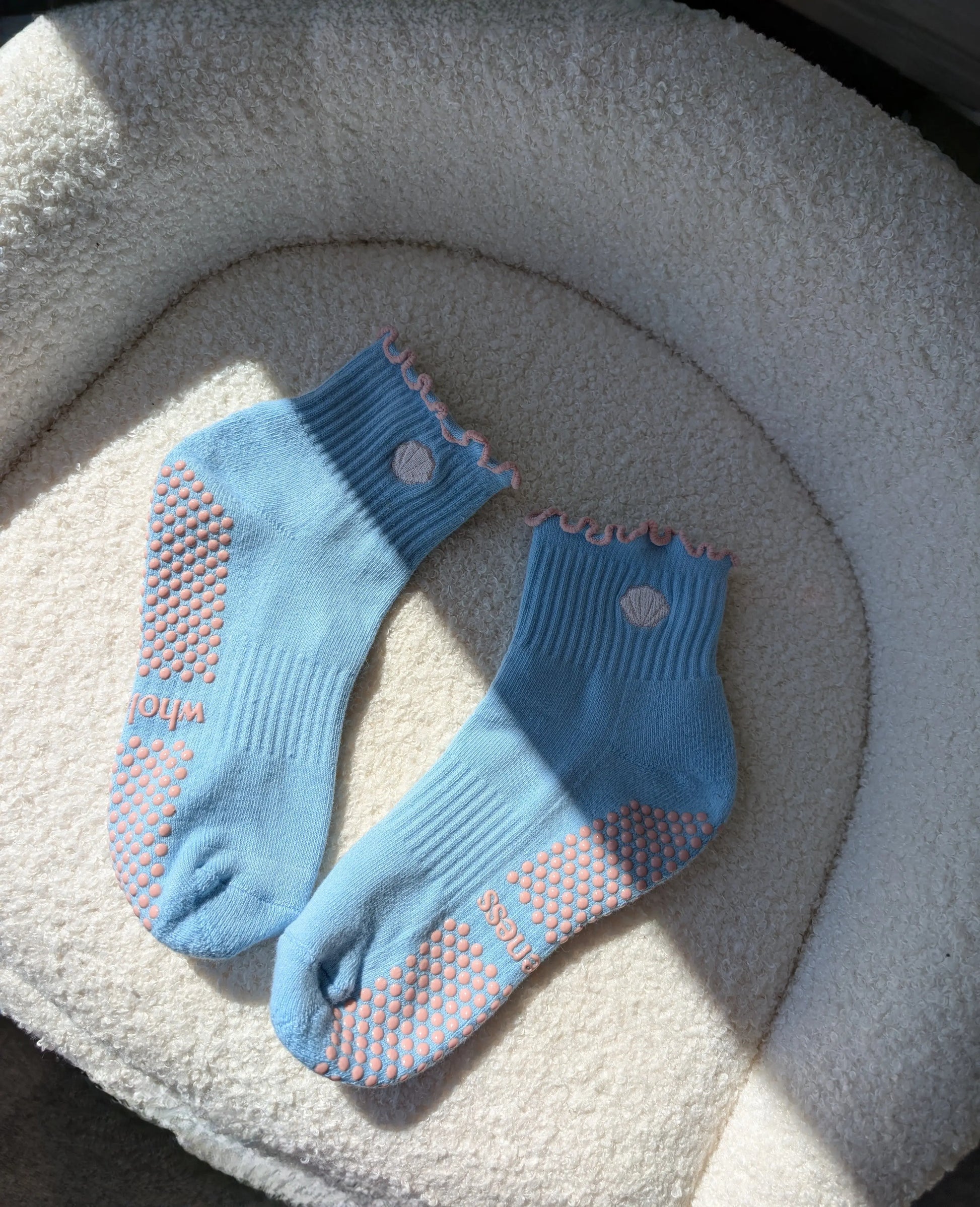 grip socks
Pilates socks
Grippy socks
Grippy pilates socks
Yoga grip socks